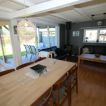 Sauli - 200m To The Inlet By Interhome